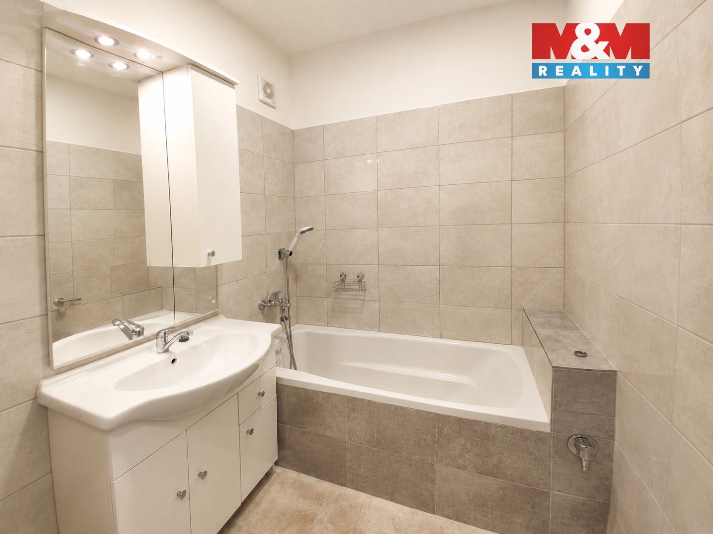 Prodej bytu 2+kk 51 m² - foto 3