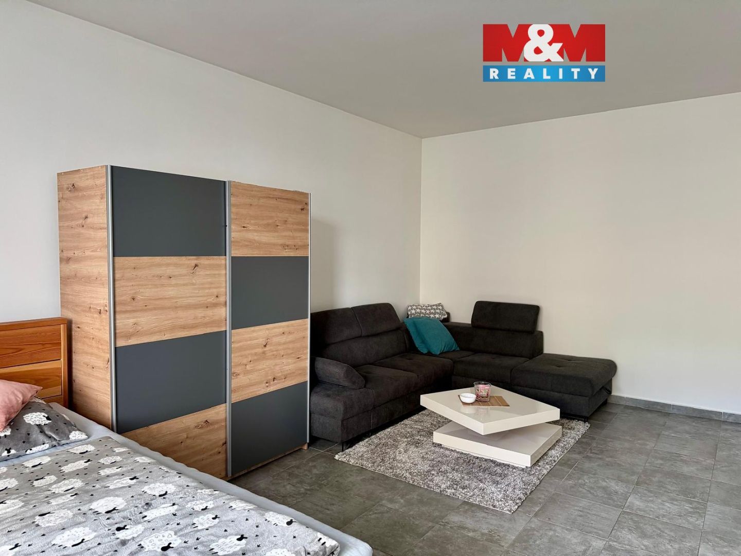 Pronájem bytu 1+1 48 m² - foto 1