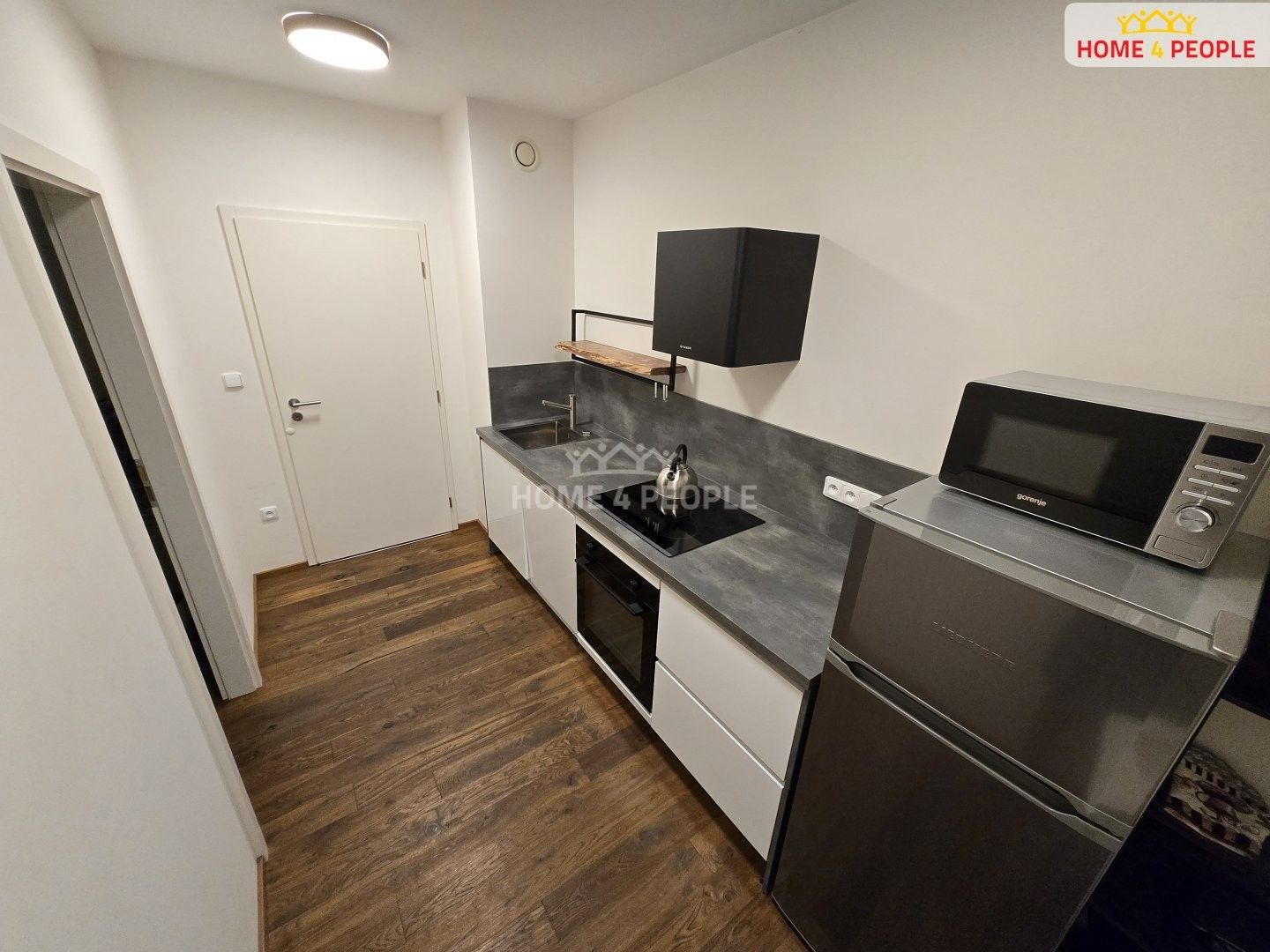 Pronájem bytu 3+1 80 m² - foto 8