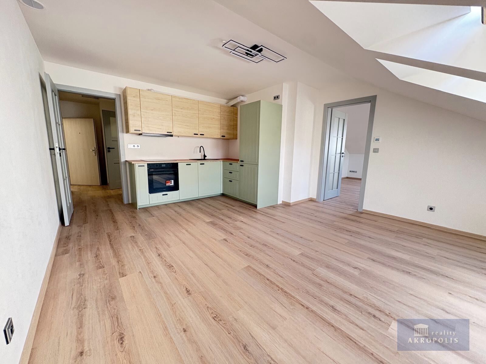 Pronájem bytu 2+kk 58 m² - foto 5