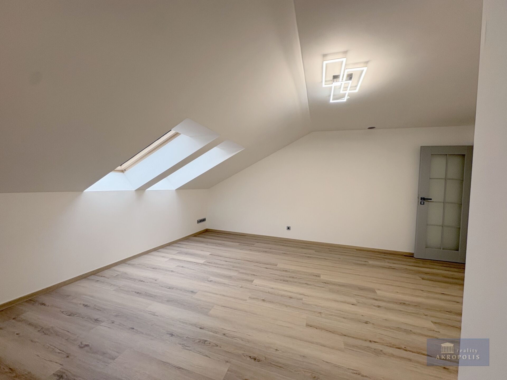 Pronájem bytu 2+kk 58 m² - foto 14