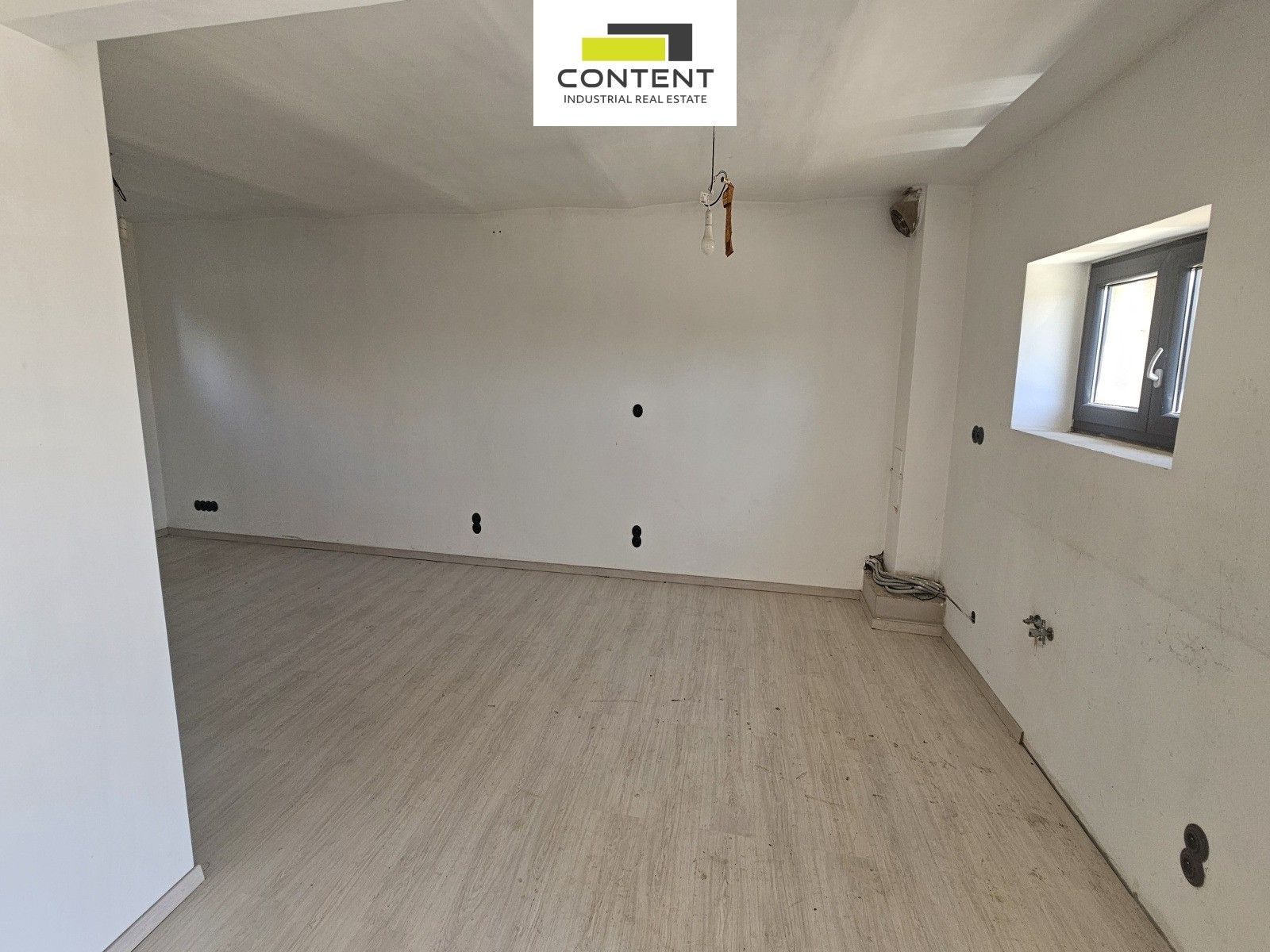 Pronájem komerčního prostoru 1618 m² - foto 5