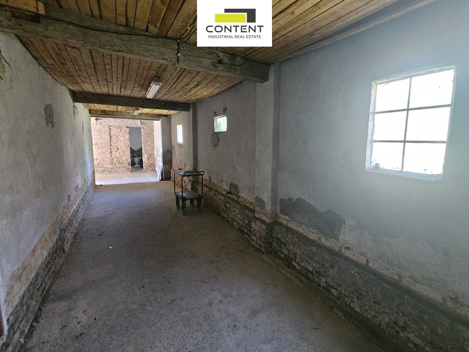 Pronájem komerčního prostoru 1618 m² - foto 11