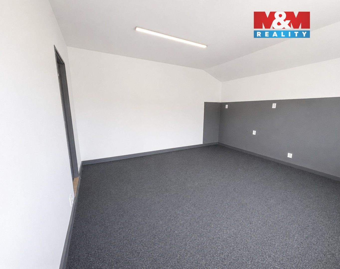 Pronájem komerčního prostoru 133 m² - foto 3