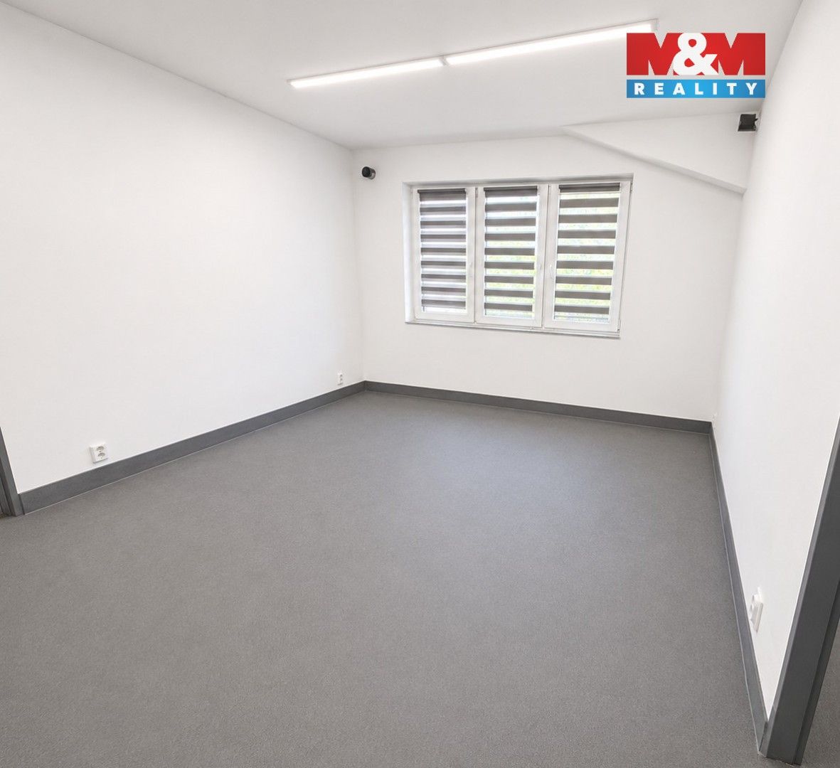 Pronájem komerčního prostoru 133 m² - foto 4