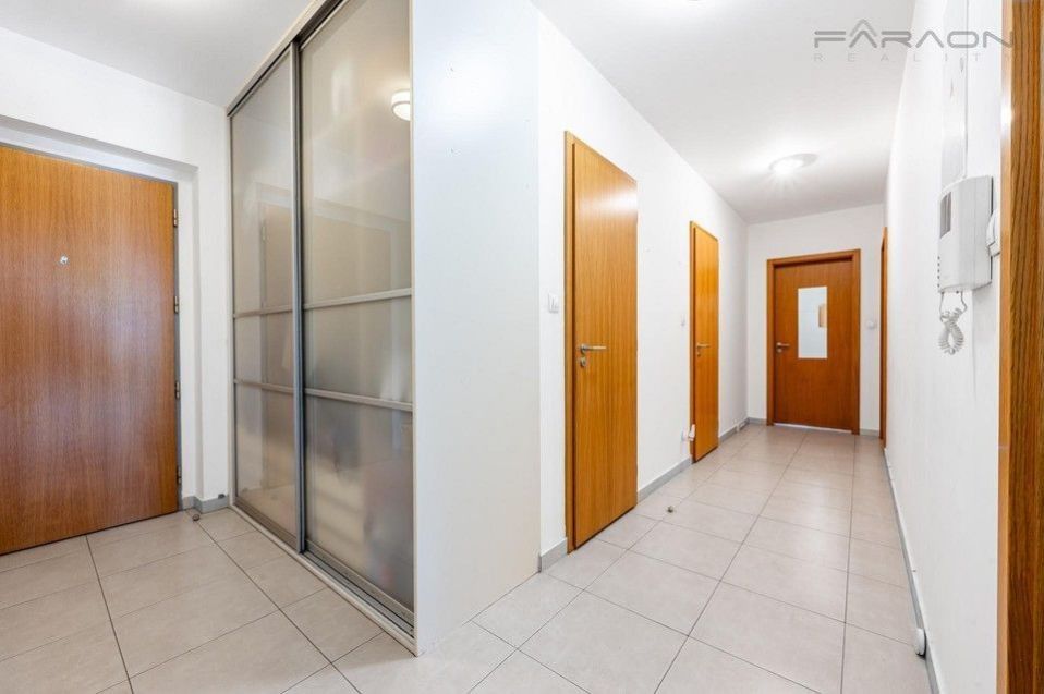 Pronájem bytu 3+kk 86 m² - foto 8