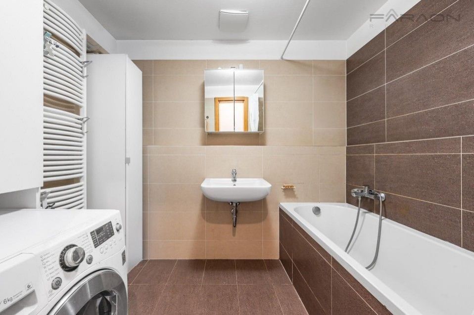 Pronájem bytu 3+kk 86 m² - foto 4