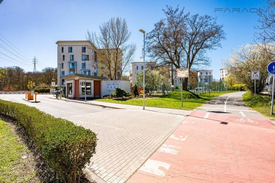 Pronájem bytu 3+kk 86 m² - foto 9