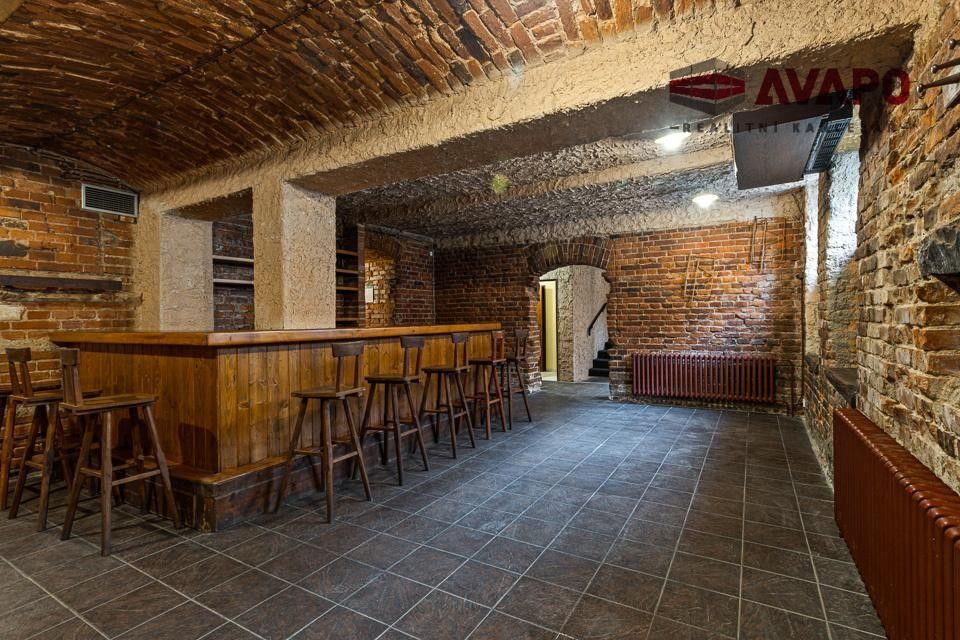 Prodej komerčního prostoru 166 m² - foto 1