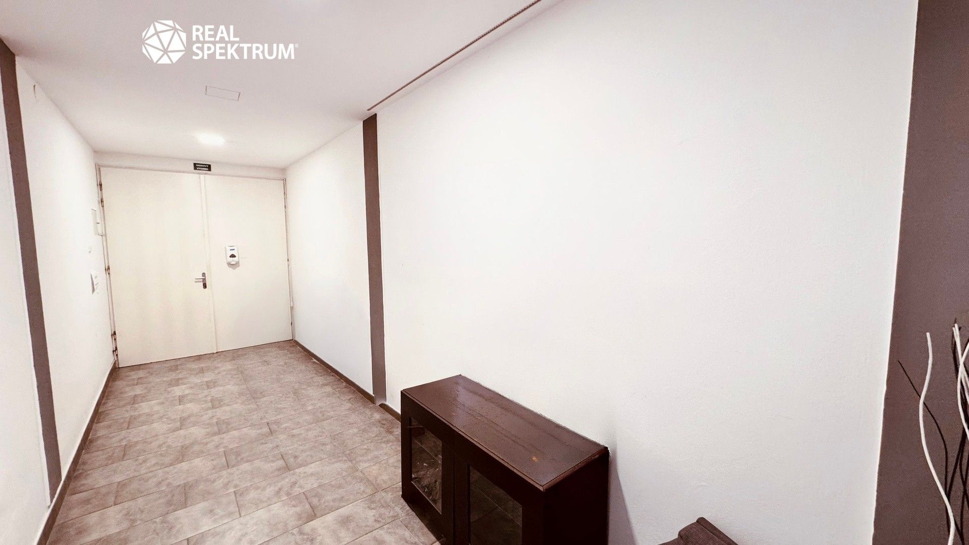 Pronájem komerčního prostoru 407 m² - foto 20