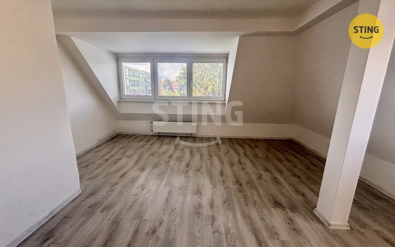 Pronájem bytu 2+1 56 m² - foto 1