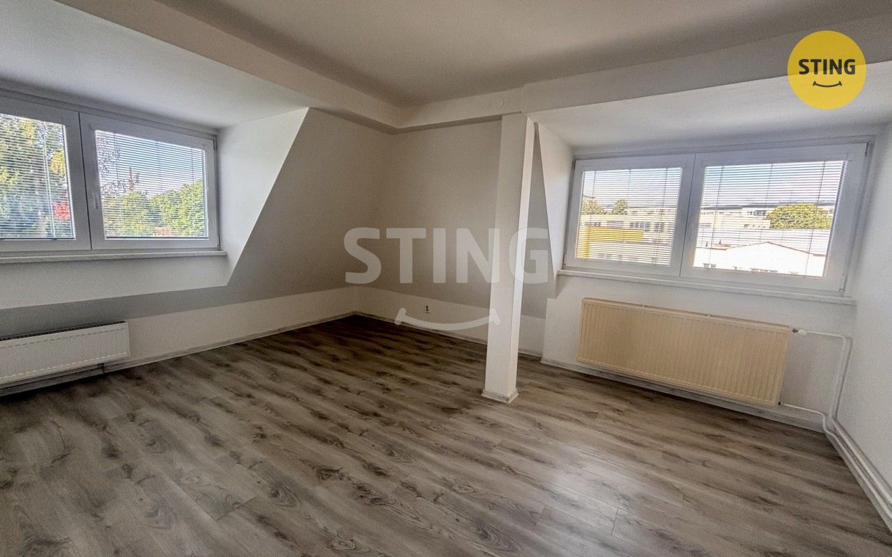 Pronájem bytu 2+1 56 m² - foto 2