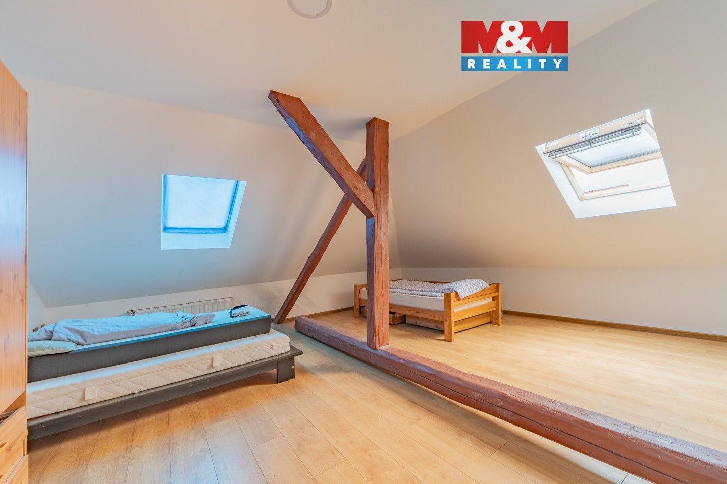 Pronájem bytu 200 m² - foto 1