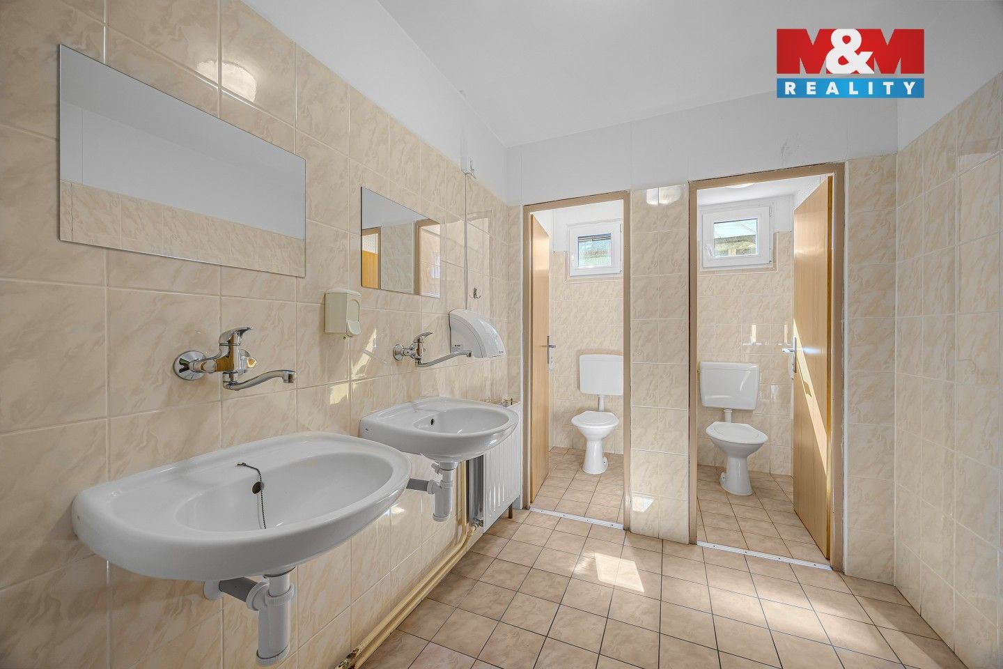 Prodej komerčního prostoru 1200 m² - foto 20