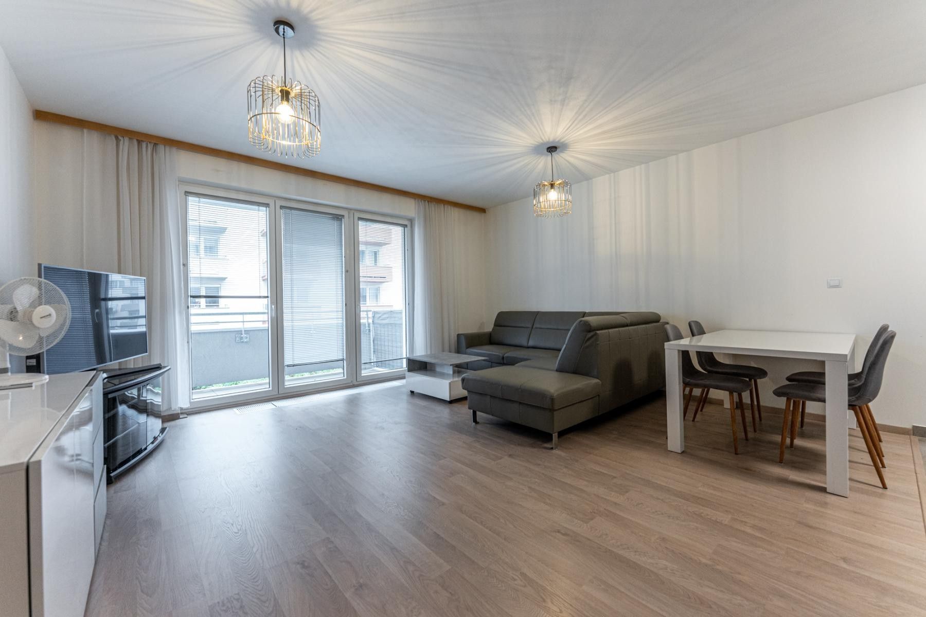 Pronájem bytu 3+kk 78 m² - foto 3
