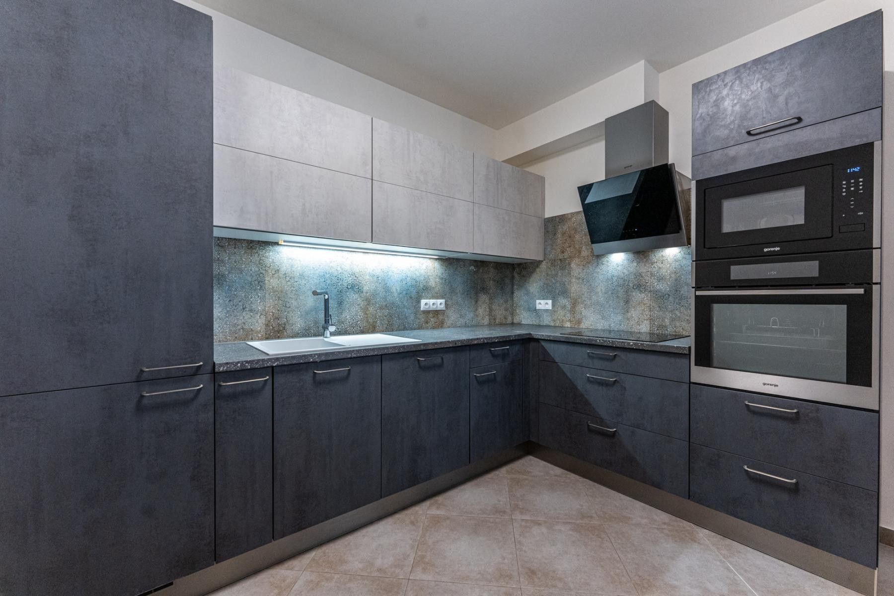 Pronájem bytu 3+kk 78 m² - foto 5