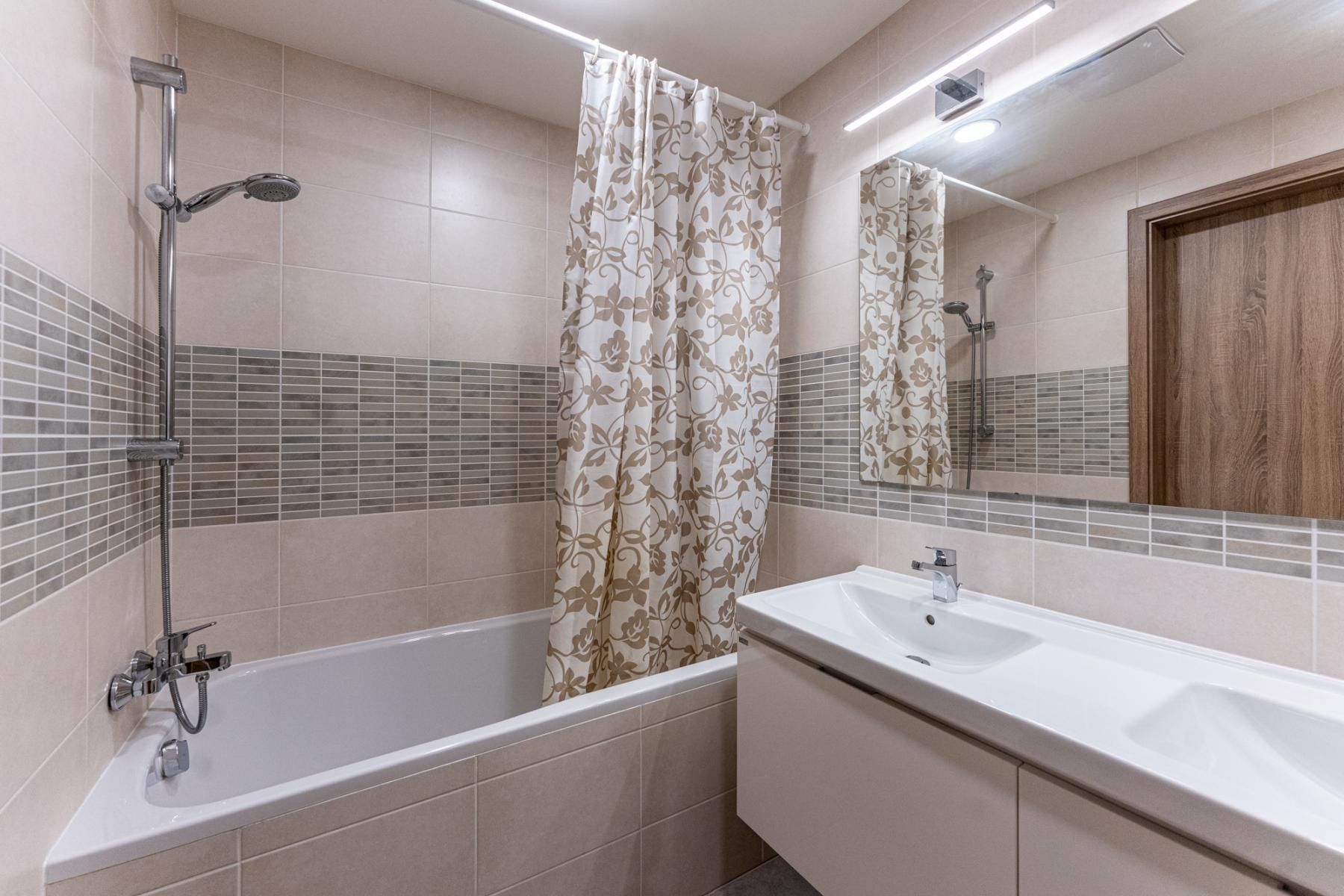 Pronájem bytu 3+kk 78 m² - foto 14