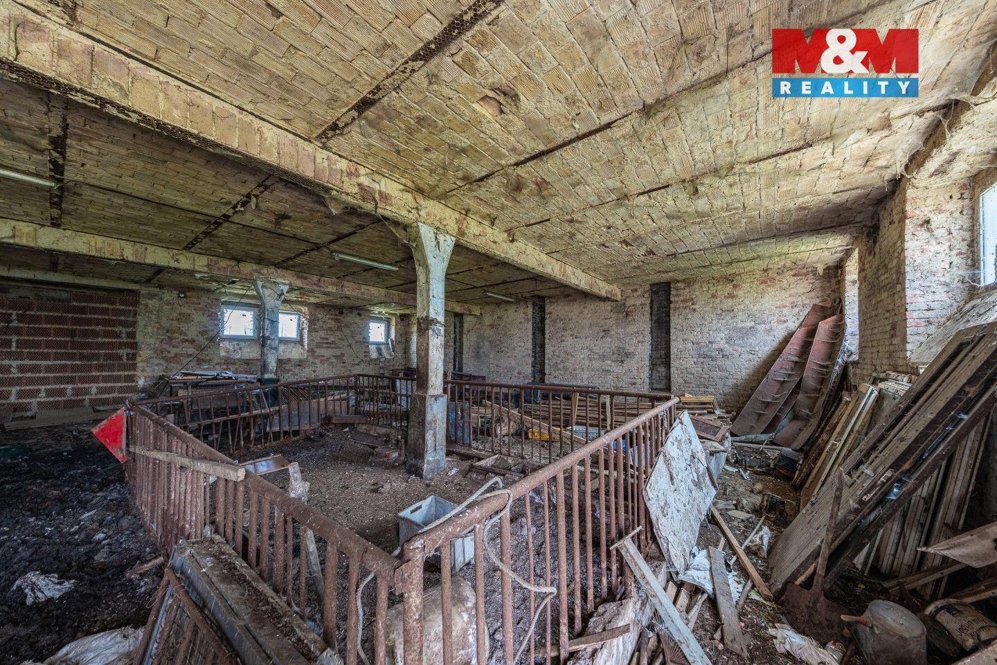 Prodej komerčního prostoru 627 m² - foto 32