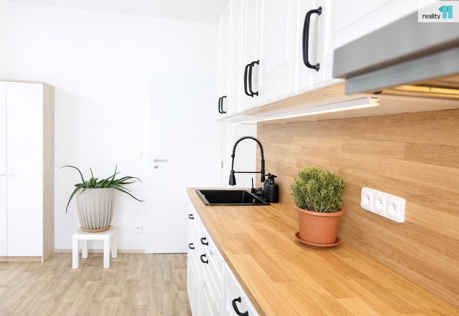 Pronájem bytu 1+kk 38 m² - foto 5