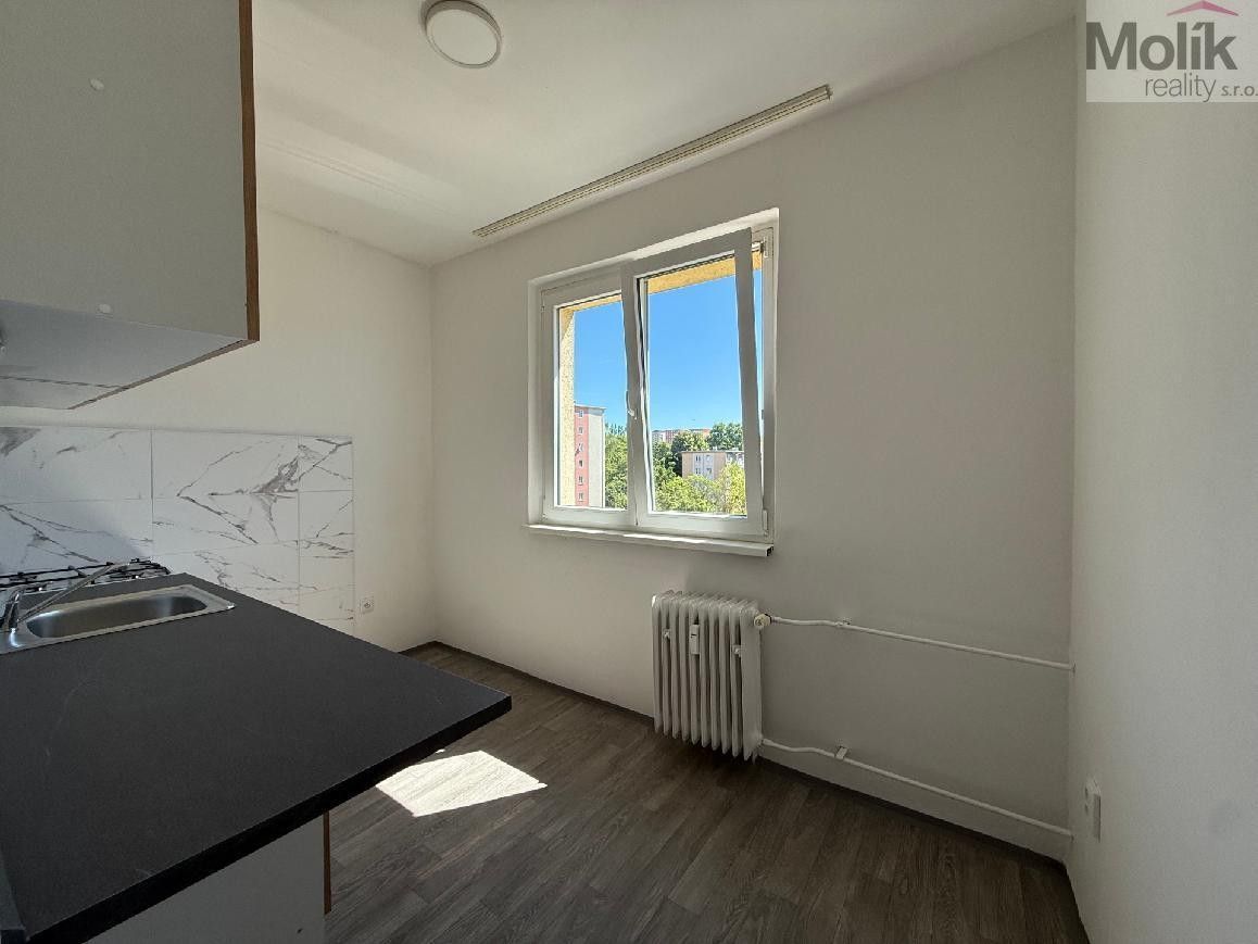 Pronájem bytu 2+1 55 m² - foto 3