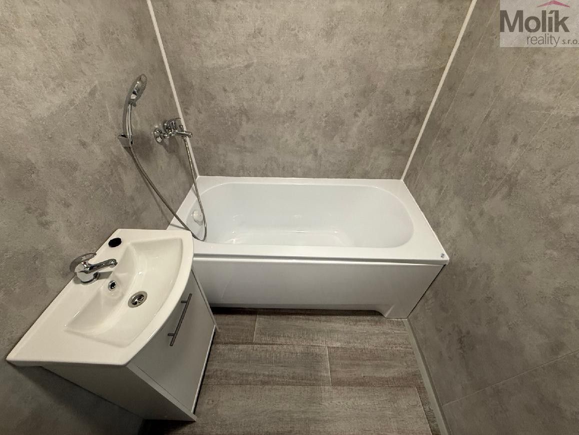 Pronájem bytu 2+1 55 m² - foto 9