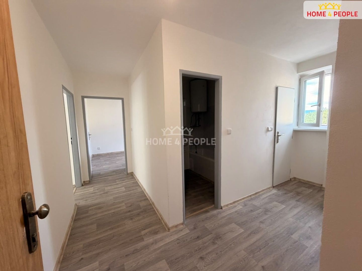 Pronájem bytu 2+1 71 m² - foto 3