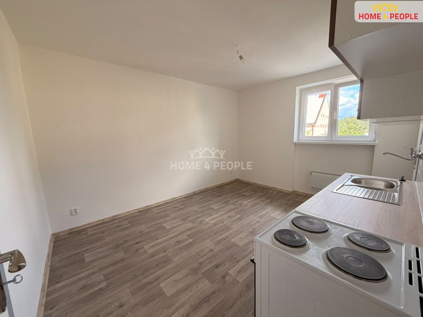 Pronájem bytu 2+1 71 m² - foto 4