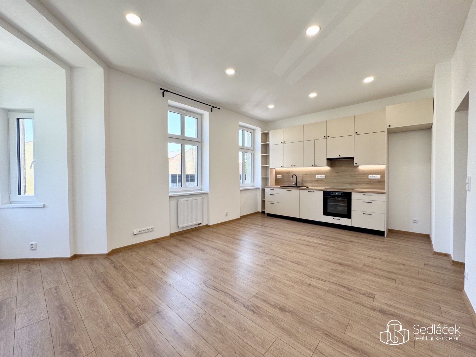 Pronájem bytu 3+kk 62 m² - foto 3