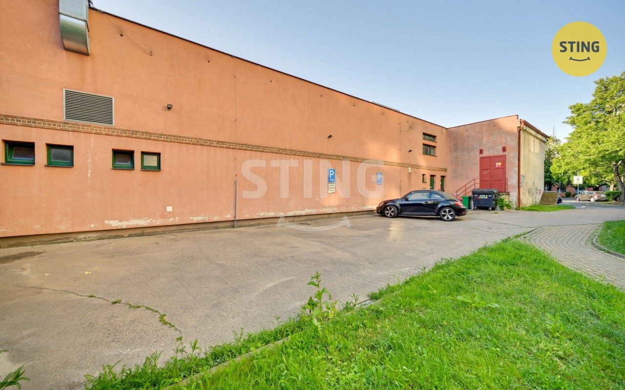 Pronájem komerčního prostoru 240 m² - foto 20