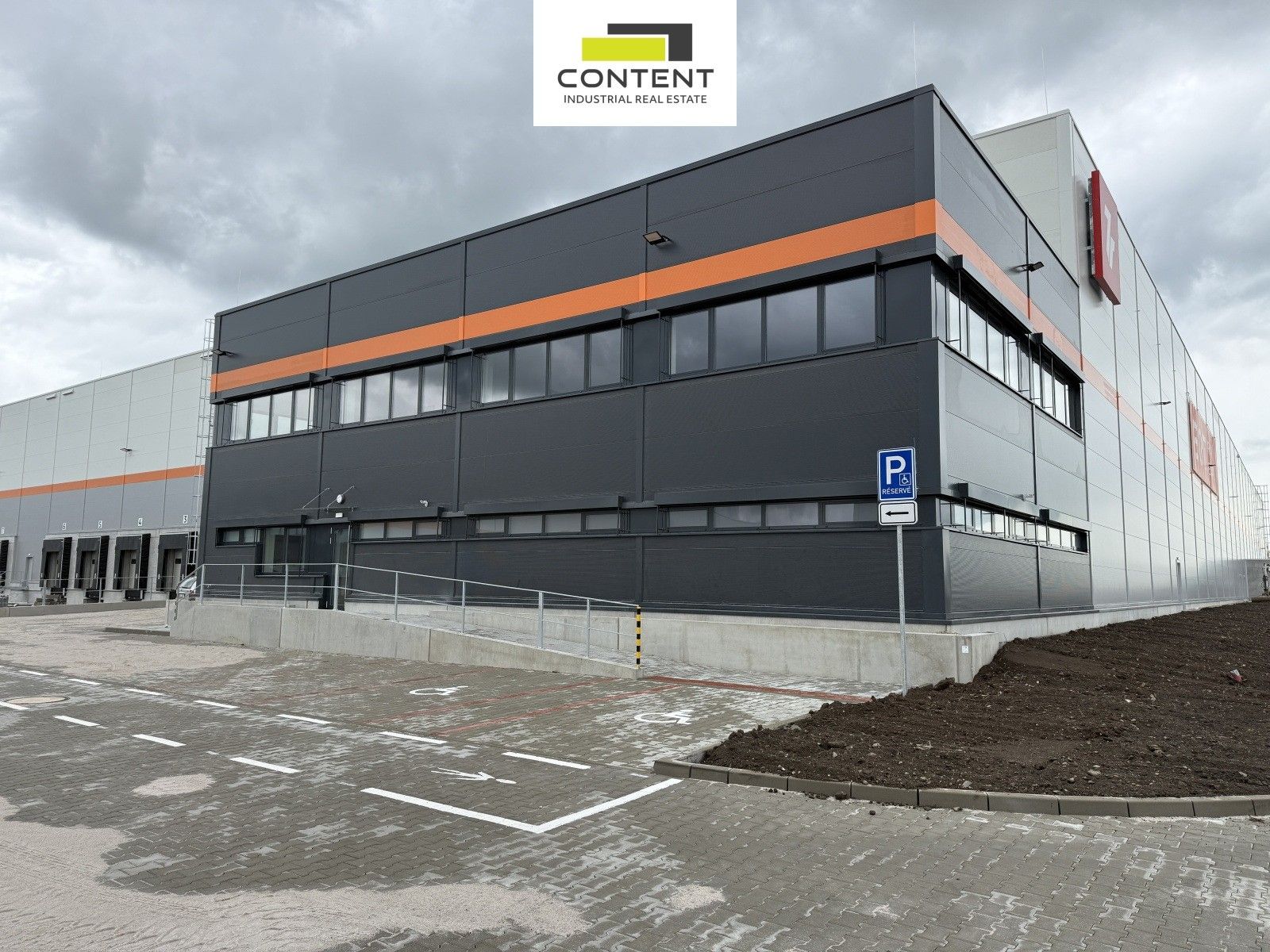Pronájem komerčního prostoru 11000 m² - foto 3