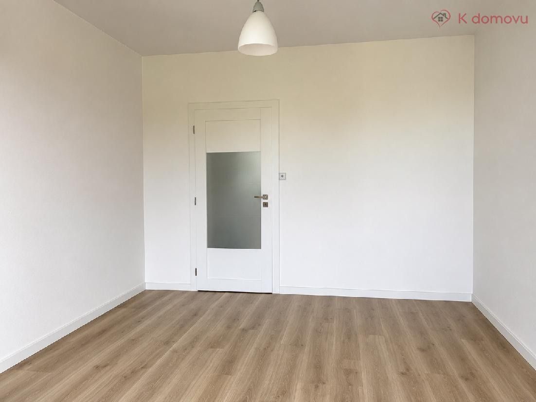 Pronájem bytu 2+1 61 m² - foto 3
