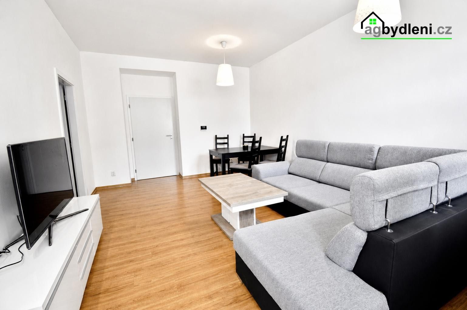 Pronájem bytu 2+kk 44 m² - foto 2