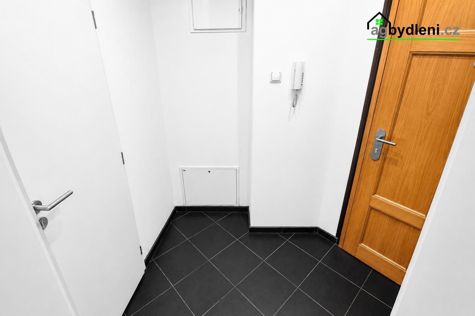 Pronájem bytu 2+kk 44 m² - foto 8