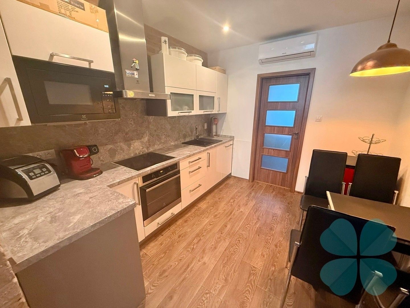 Prodej domu 220 m² - foto 24