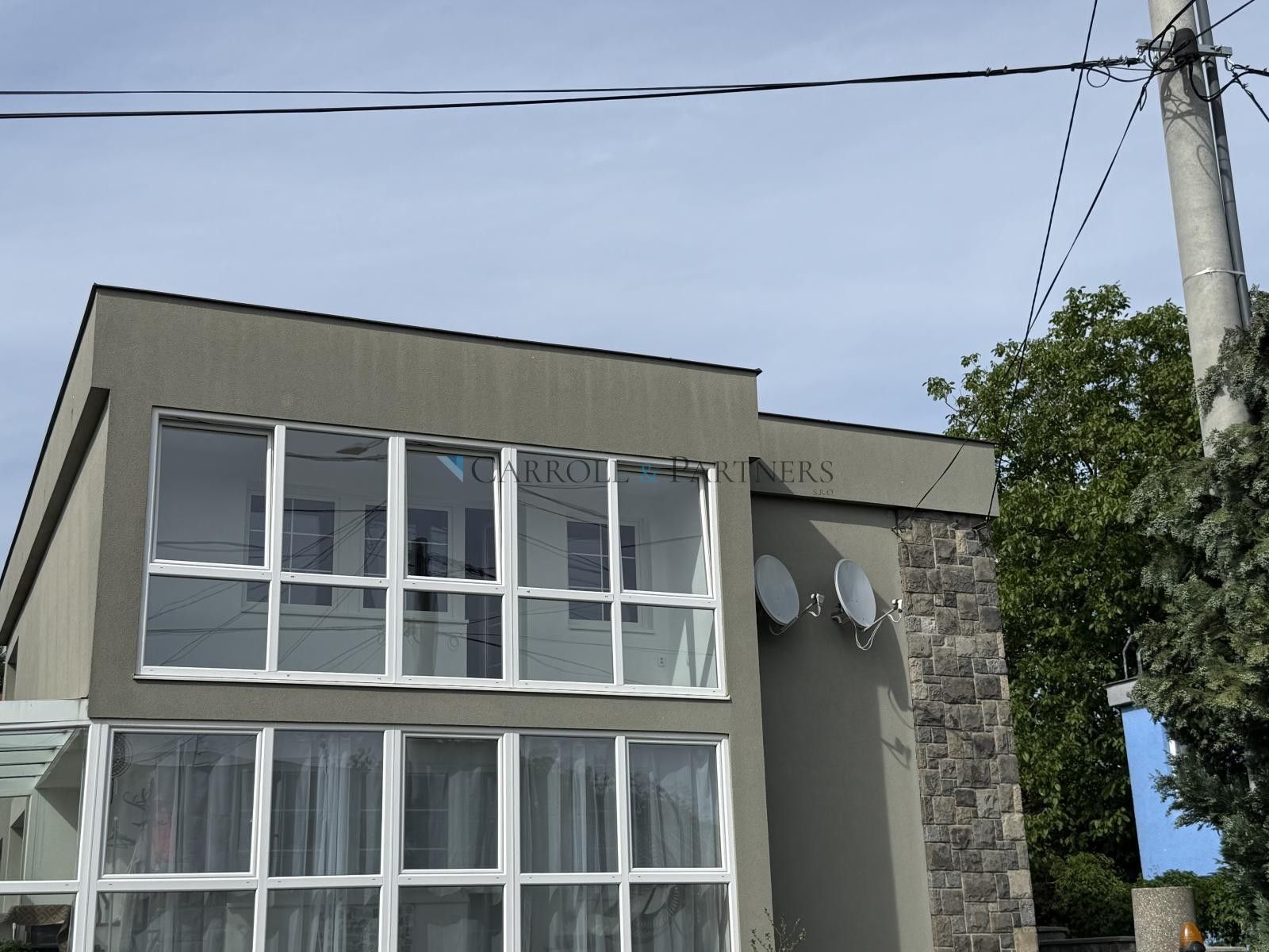 Pronájem bytu 4+kk 91 m² - foto 12