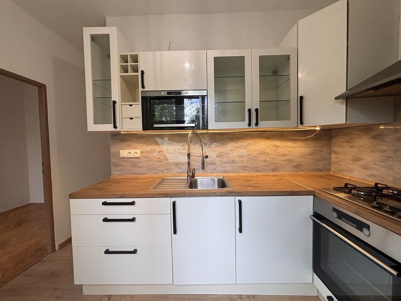 Pronájem bytu 3+1 63 m² - foto 1