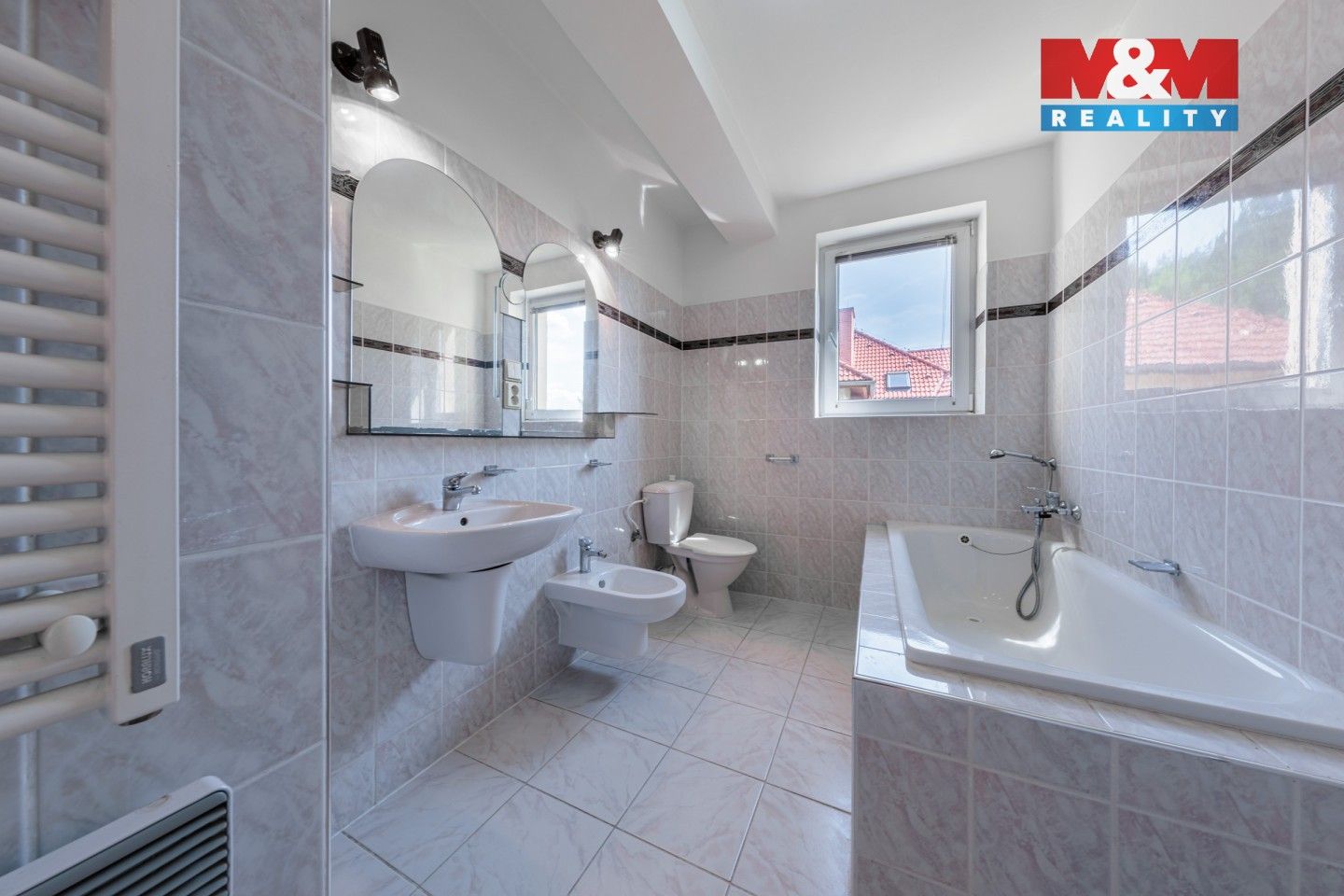 Prodej domu 250 m² - foto 2