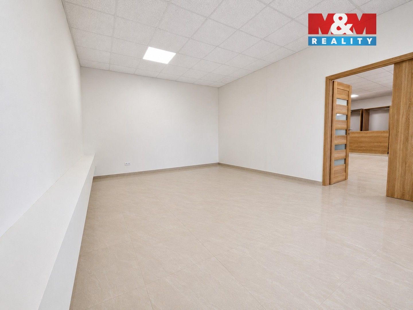 Pronájem komerčního prostoru 190 m² - foto 7