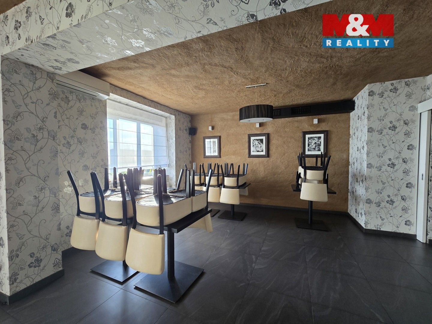 Pronájem komerčního prostoru 210 m² - foto 11