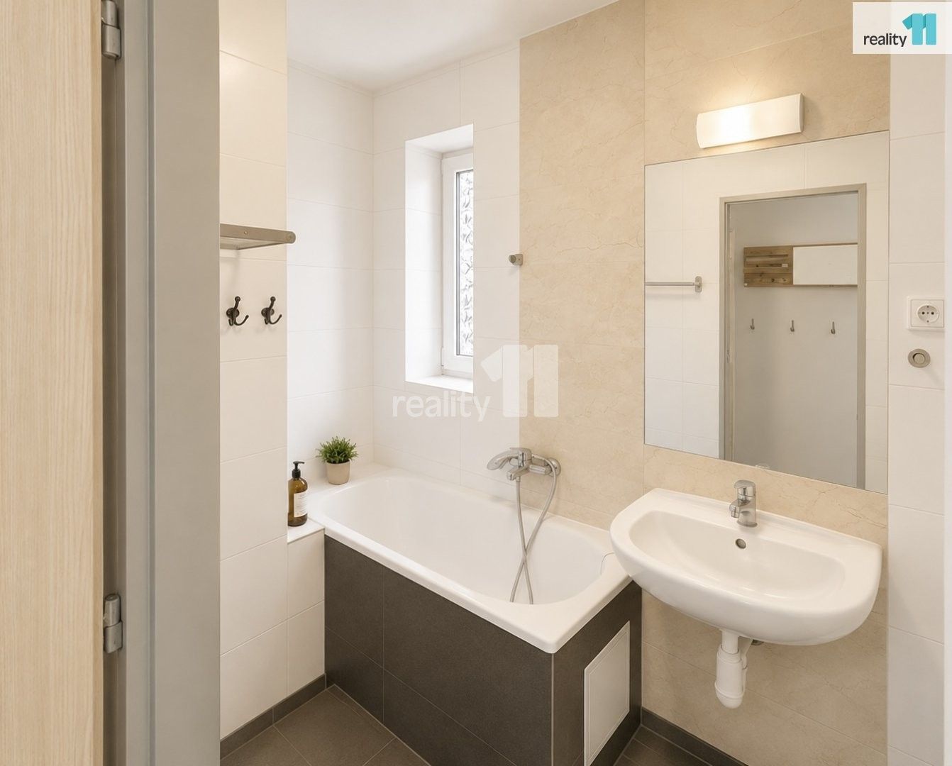 Pronájem bytu 2+kk 64 m² - foto 3