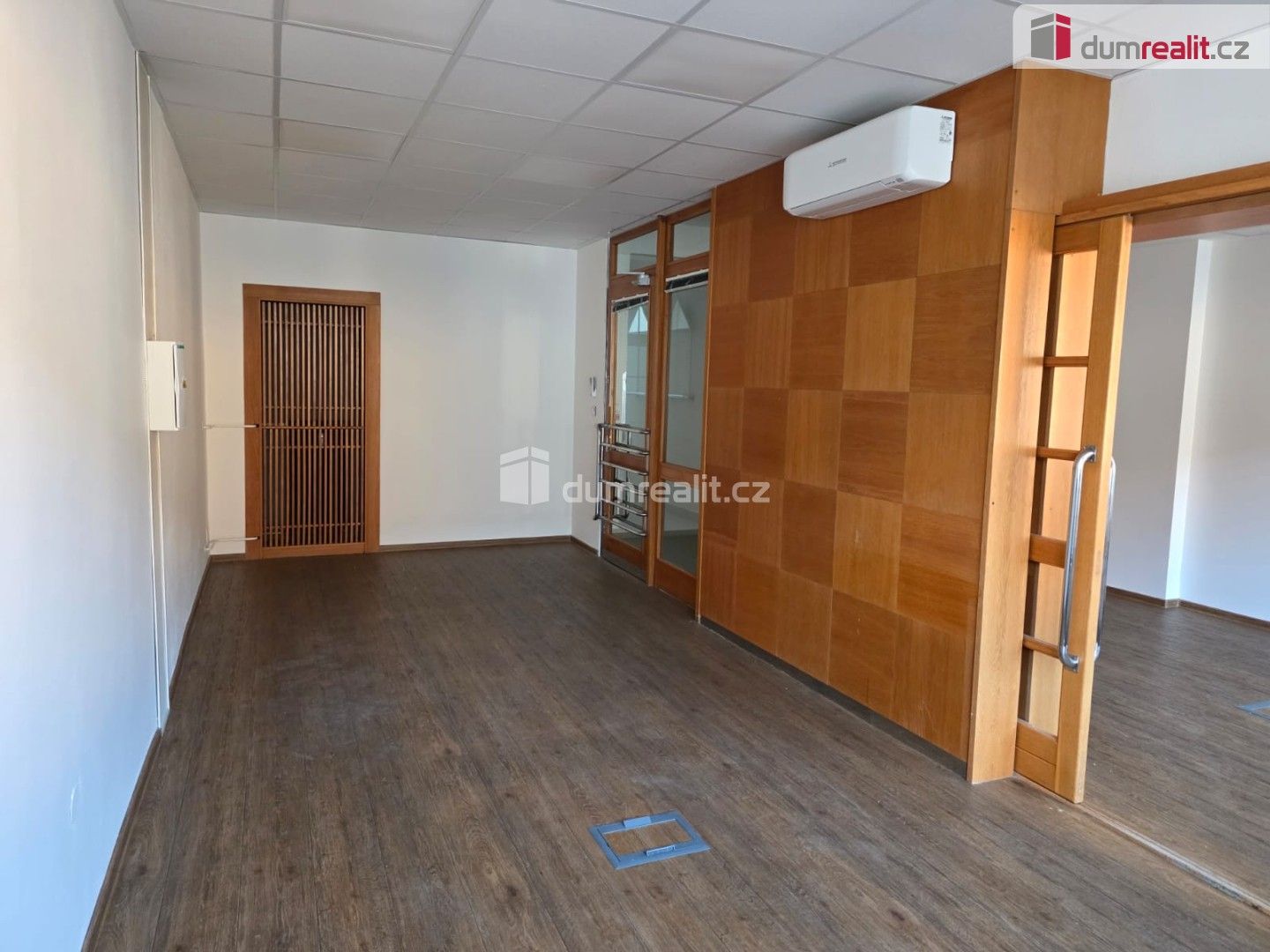 Pronájem komerčního prostoru 250 m² - foto 4