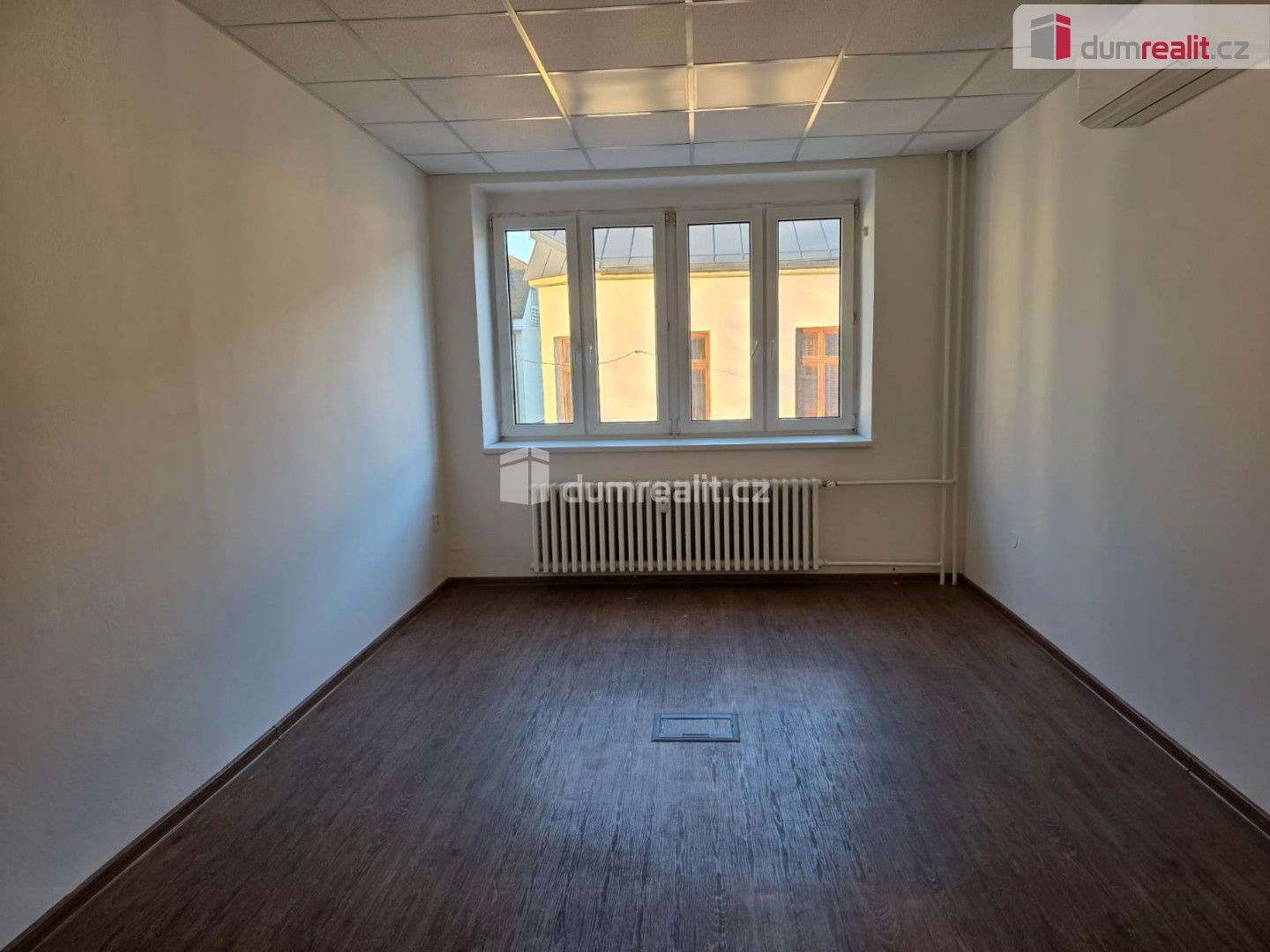 Pronájem komerčního prostoru 250 m² - foto 8