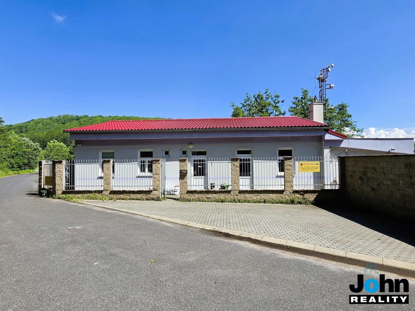 Prodej komerčního prostoru 2140 m² - foto 1