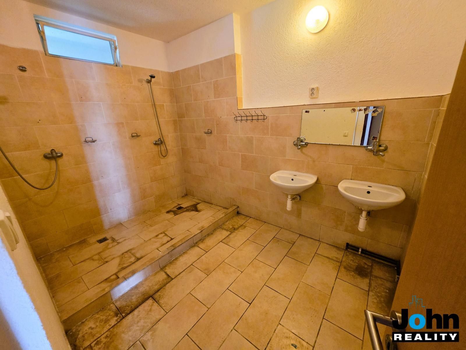 Prodej komerčního prostoru 2140 m² - foto 20