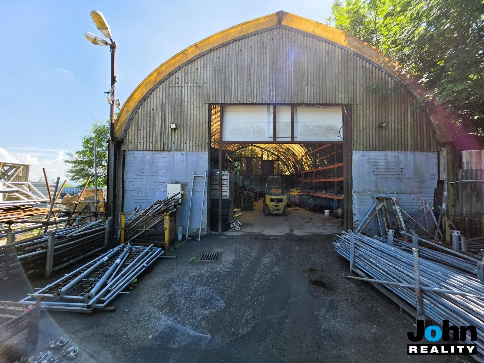 Prodej komerčního prostoru 2140 m² - foto 26