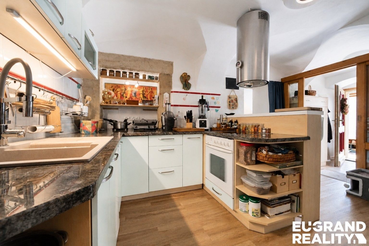 Prodej komerčního prostoru 271 m² - foto 2