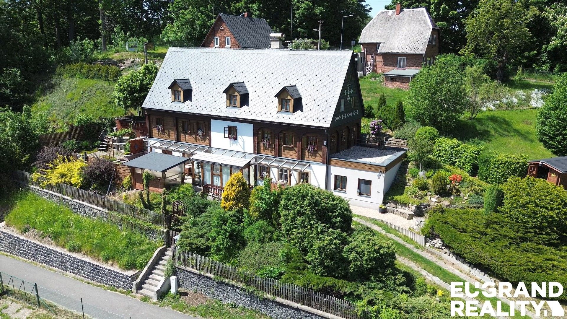 Prodej komerčního prostoru 271 m² - foto 1