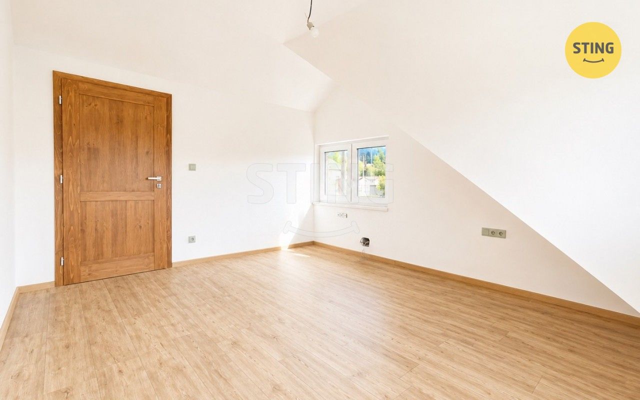 Pronájem bytu 2+1 70 m² - foto 3