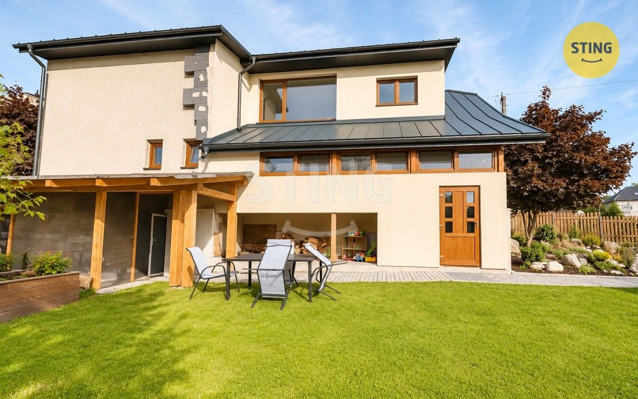 Pronájem bytu 2+1 70 m² - foto 1