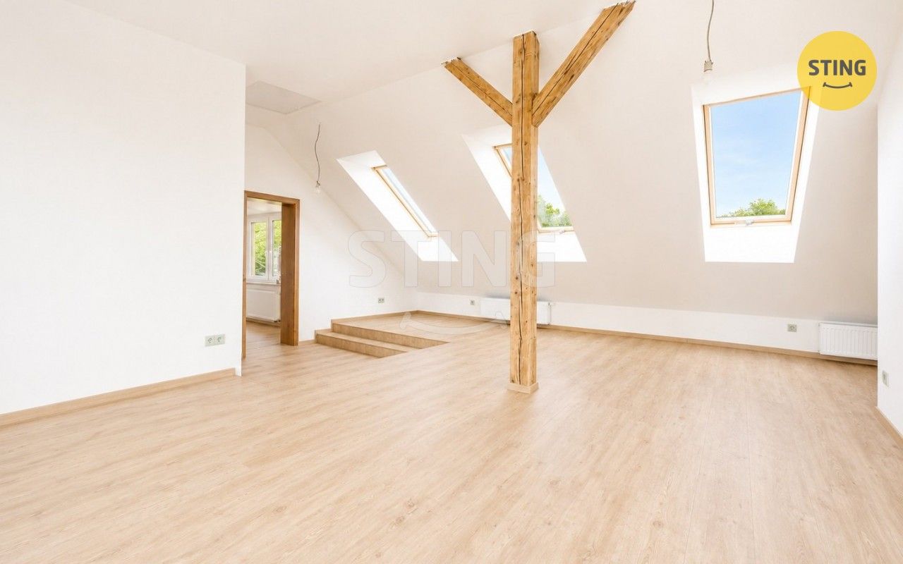 Pronájem bytu 2+1 70 m² - foto 4